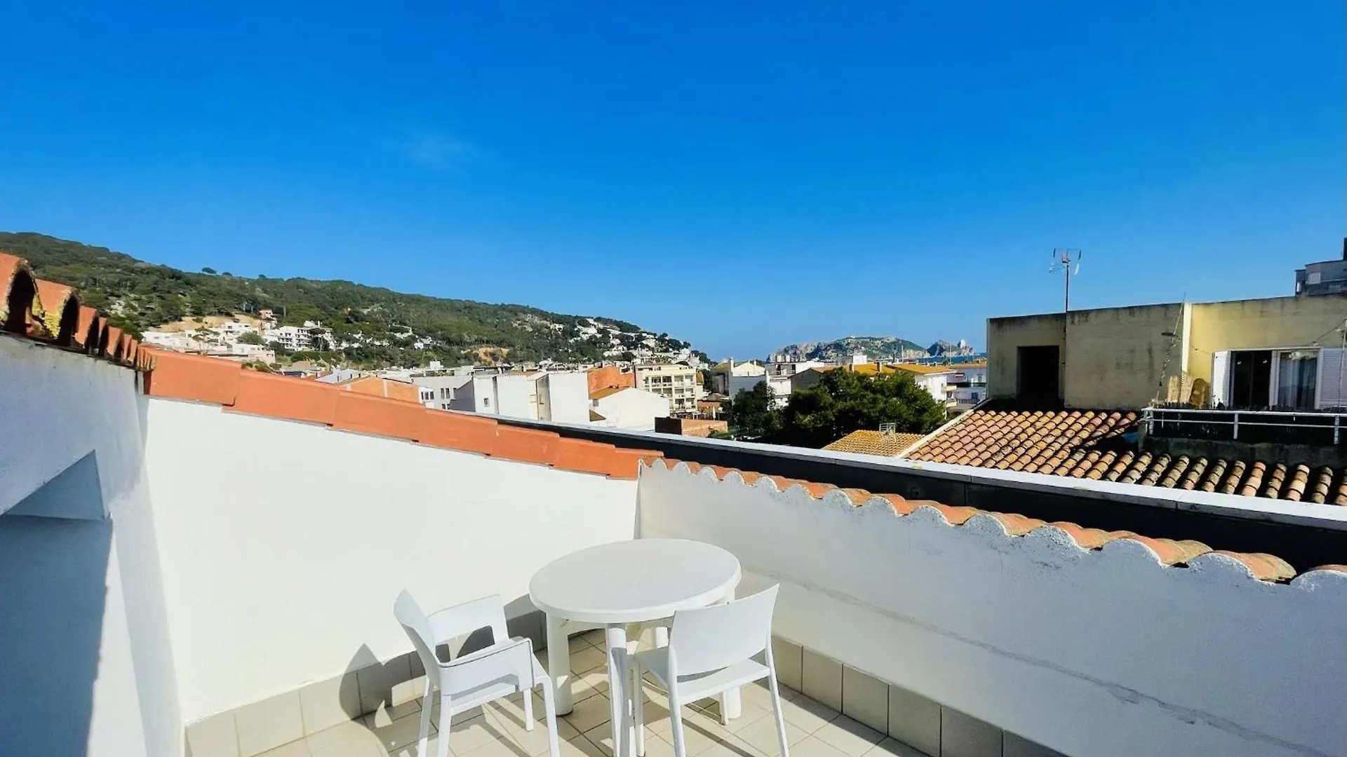 דירות ל'אסטרטיט Roca Maura By Costabravaway Ac /Sea View 0*,  ספרד
